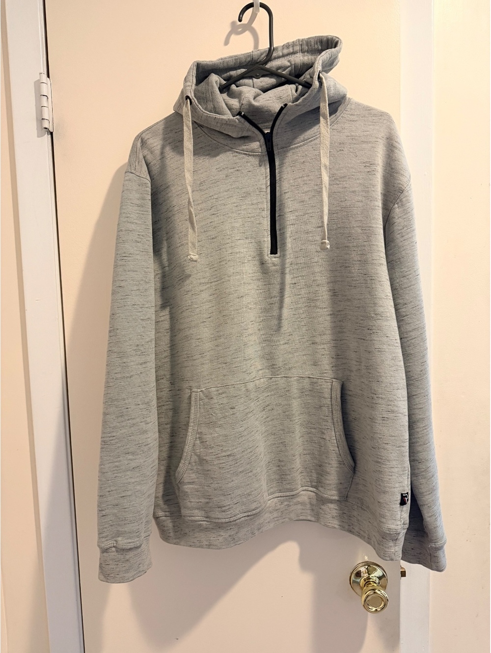 International Report gray hooded quarter zip pullover